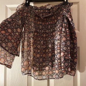 BELLE SKY COLD SHOULDER ELASTIC FLOWING TOP!